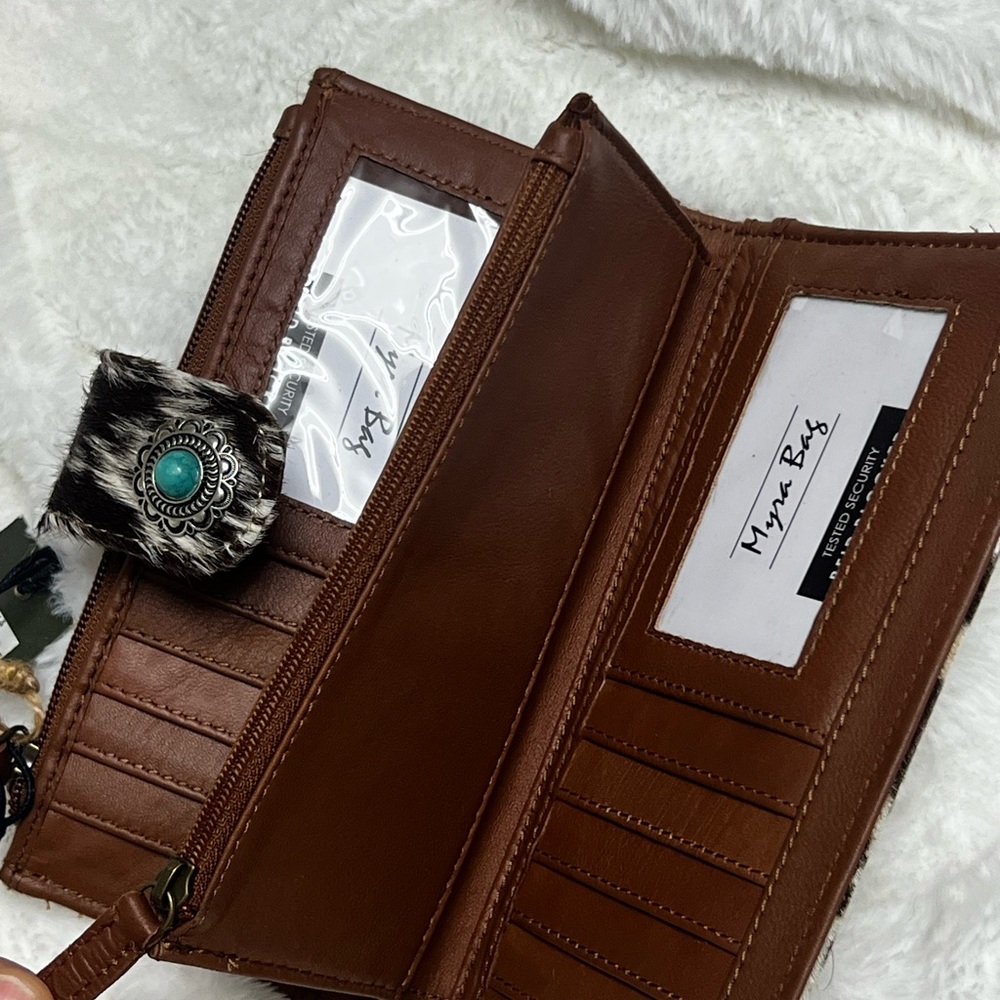 Myra Bag black & white hide with Turquoise tooled Floral Wallet - Picture 3 of 4